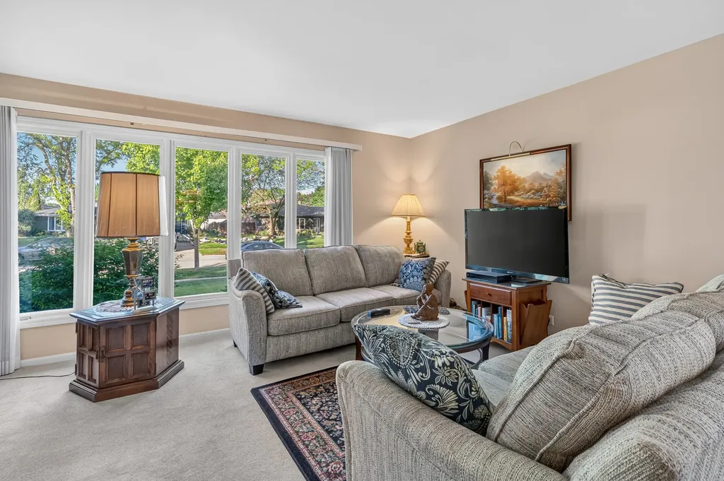 3173 Grandview Place Darien IL 60561