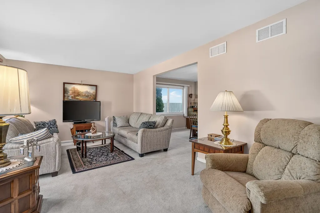 3173 Grandview Place Darien IL 60561