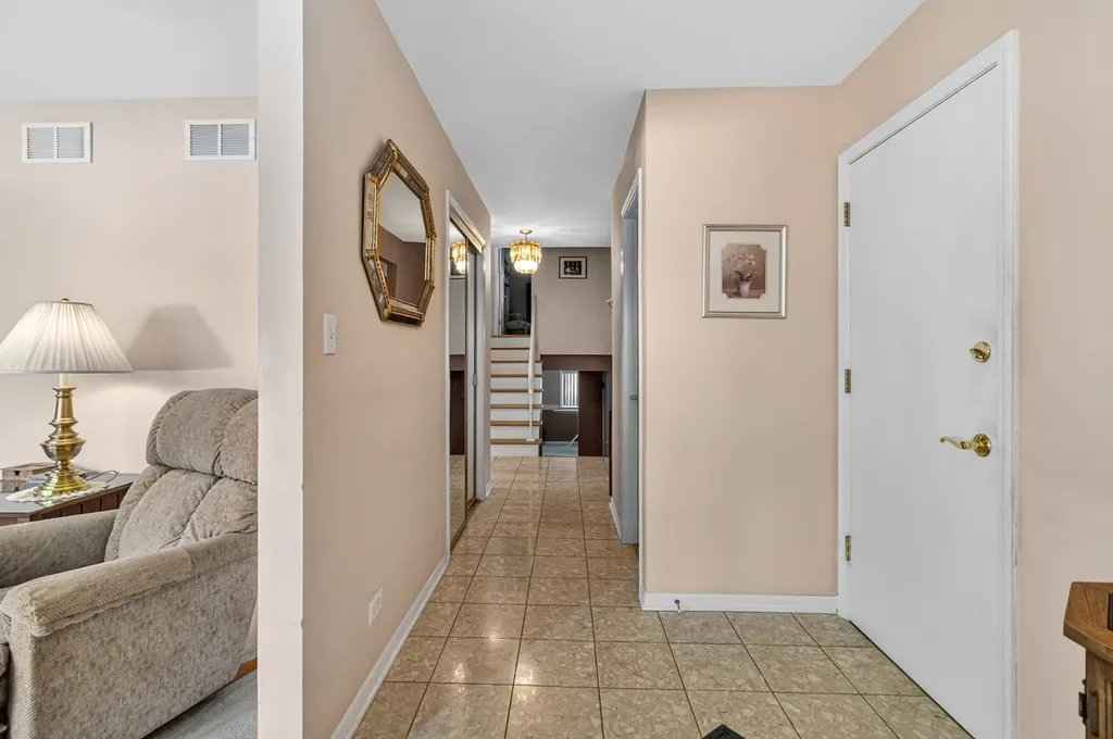 3173 Grandview Place Darien IL 60561