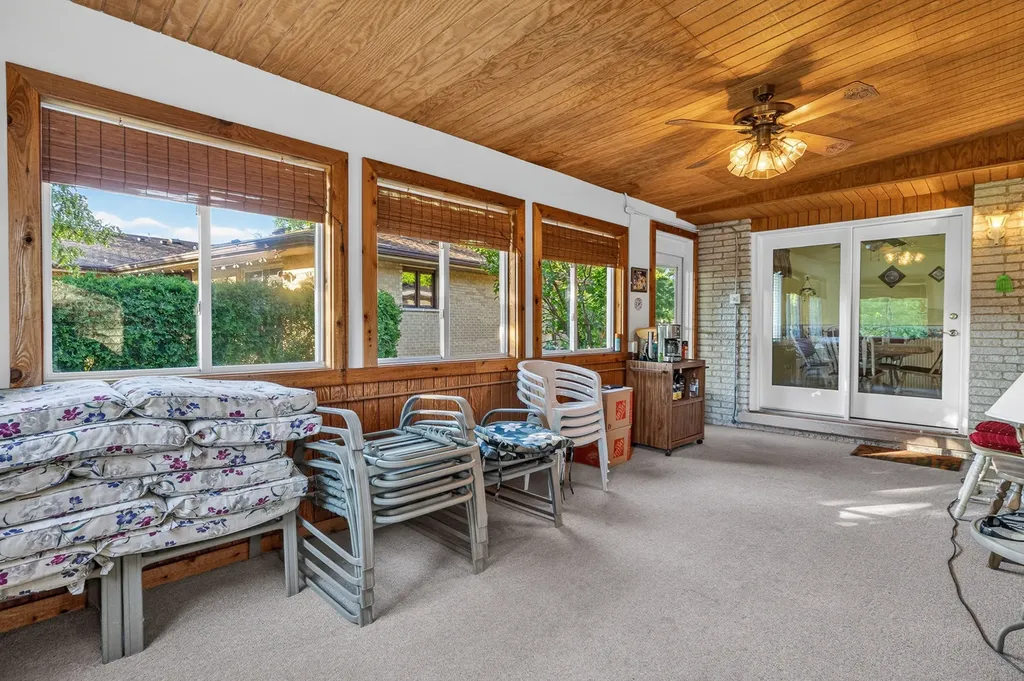 3173 Grandview Place Darien IL 60561