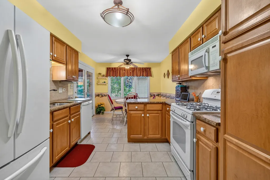 3173 Grandview Place Darien IL 60561