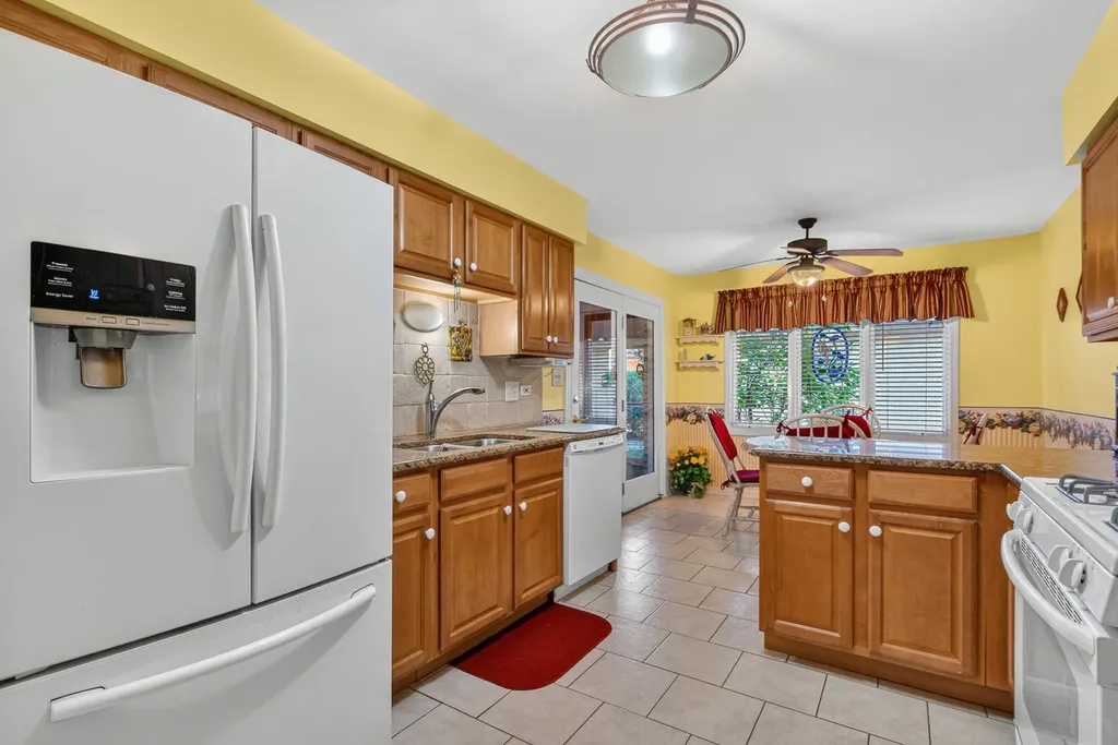 3173 Grandview Place Darien IL 60561