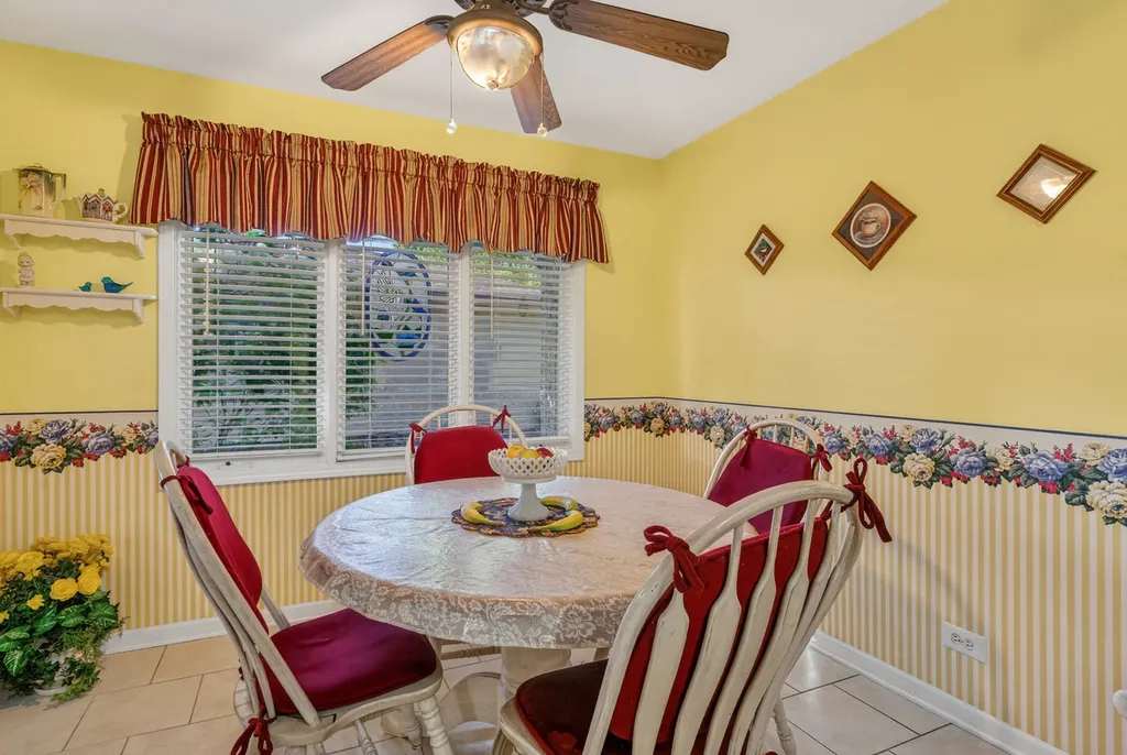 3173 Grandview Place Darien IL 60561
