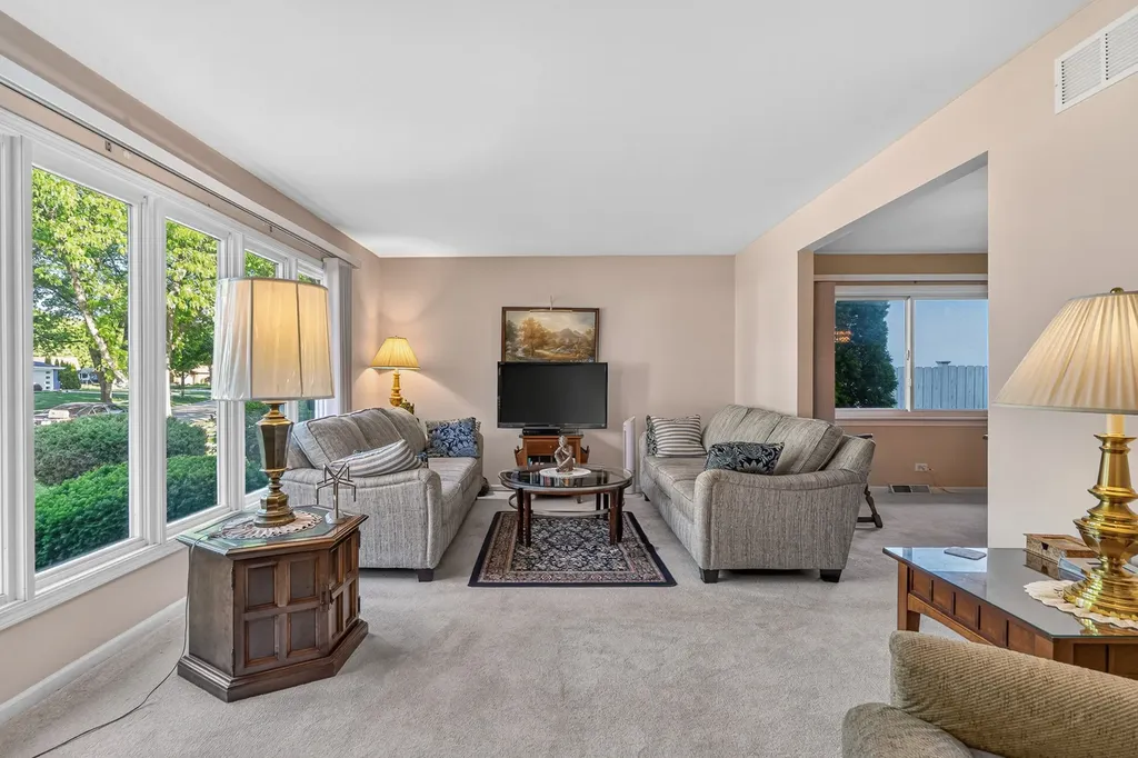 3173 Grandview Place Darien IL 60561