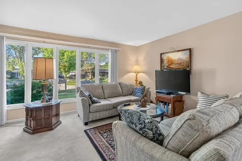 3173 Grandview Place Darien IL 60561