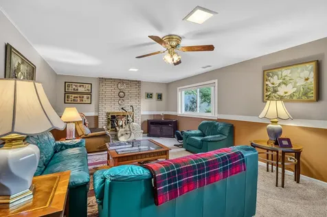 3173 Grandview Place Darien IL 60561