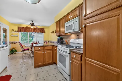 3173 Grandview Place Darien IL 60561