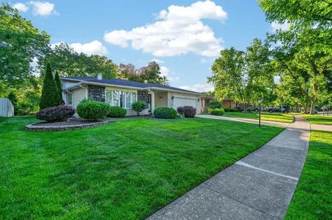 3173 Grandview Place Darien IL 60561