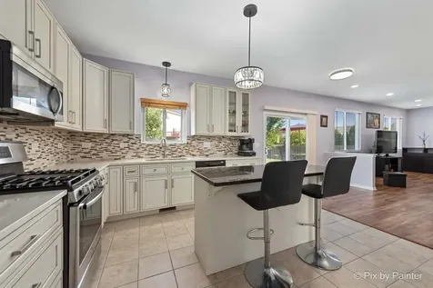 905 Shelter Island Lane Pingree Grove IL 60140