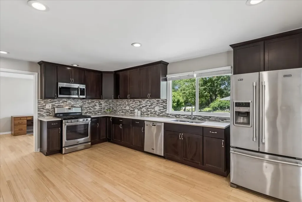 17 Rugby Road Lake Zurich IL 60047