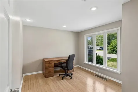 17 Rugby Road Lake Zurich IL 60047