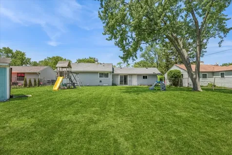 17 Rugby Road Lake Zurich IL 60047