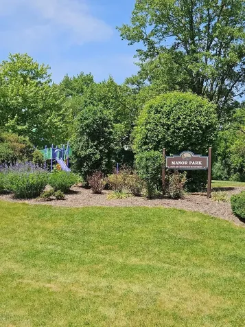 17 Rugby Road Lake Zurich IL 60047