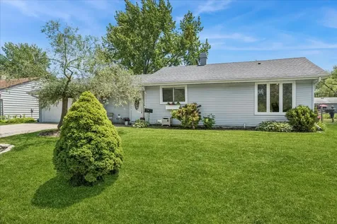 17 Rugby Road Lake Zurich IL 60047