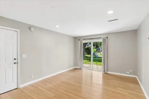 17 Rugby Road Lake Zurich IL 60047