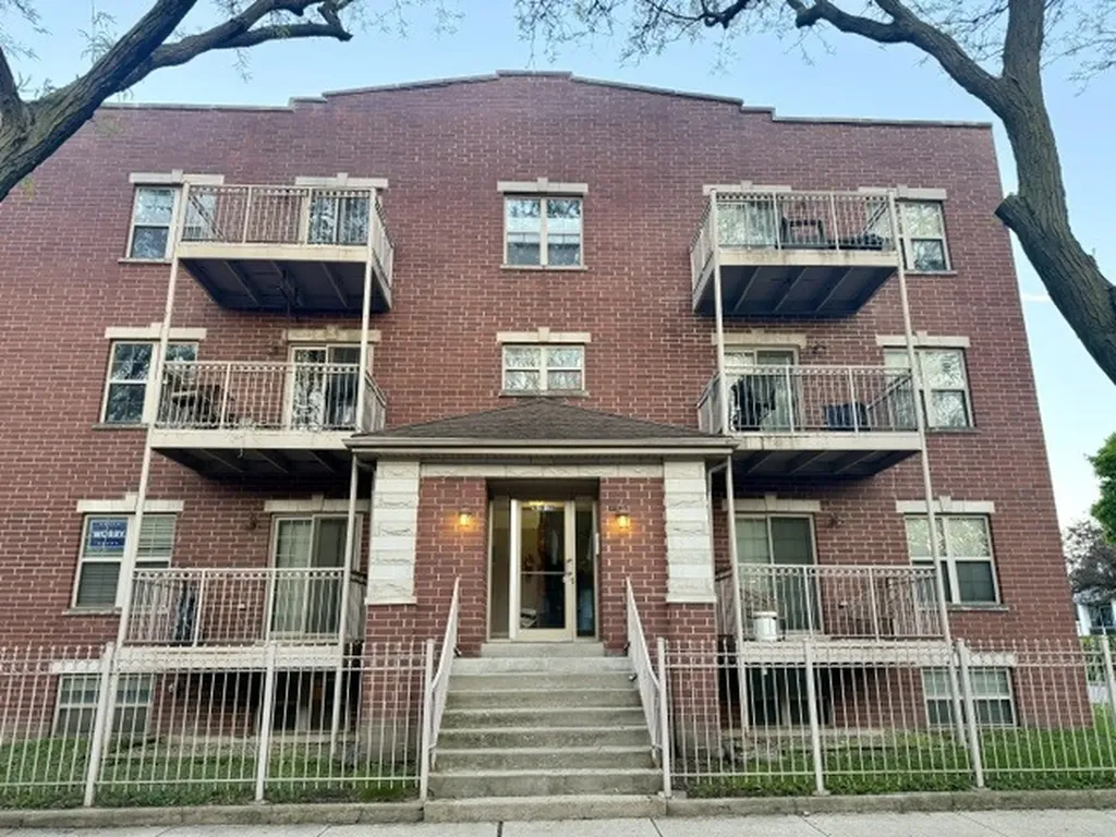 3518 North Hamlin Avenue Chicago IL 60618