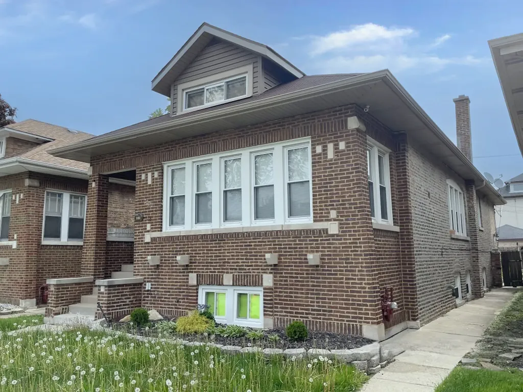 8035 South Oglesby Avenue Chicago IL 60617
