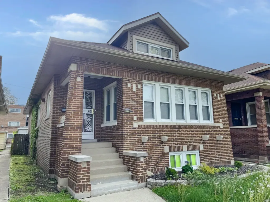 8035 South Oglesby Avenue Chicago IL 60617