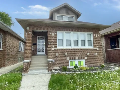 8035 South Oglesby Avenue Chicago IL 60617