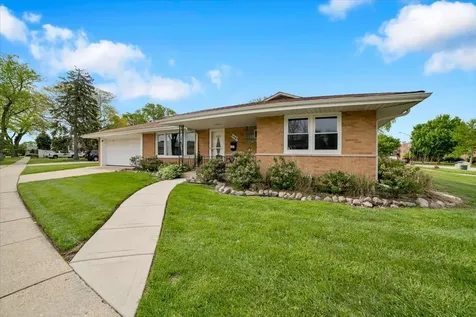 5549 West 102nd Street Oak Lawn IL 60453
