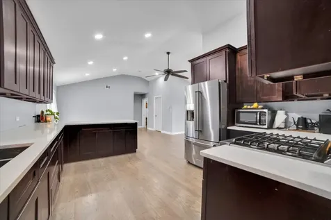5549 West 102nd Street Oak Lawn IL 60453