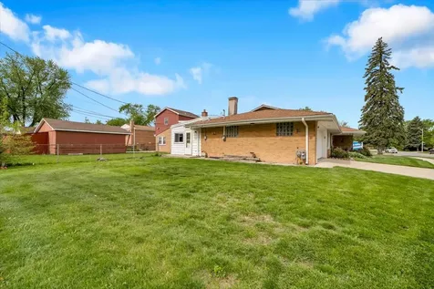 5549 West 102nd Street Oak Lawn IL 60453