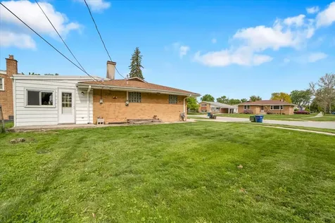 5549 West 102nd Street Oak Lawn IL 60453