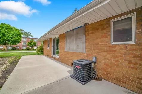 5549 West 102nd Street Oak Lawn IL 60453