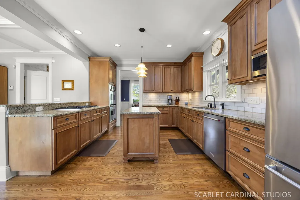 532 Turf Lane Wheaton IL 60187