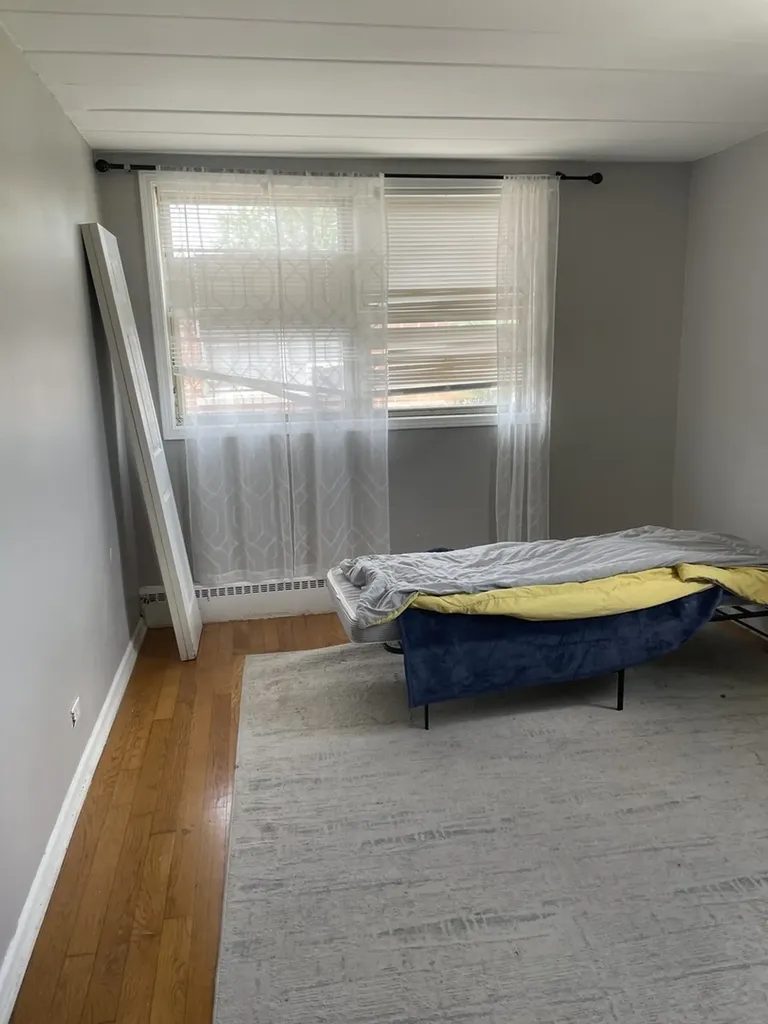2245 West Farwell Avenue Chicago IL 60645