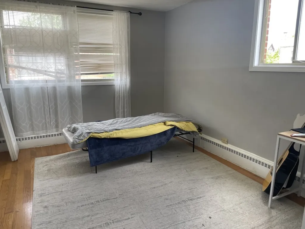 2245 West Farwell Avenue Chicago IL 60645