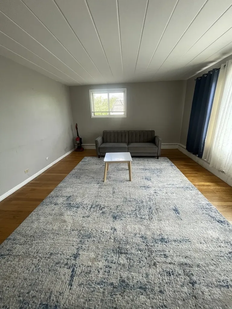 2245 West Farwell Avenue Chicago IL 60645