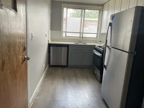 2245 West Farwell Avenue Chicago IL 60645