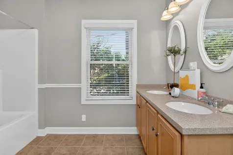 210 Woodward Avenue Geneva IL 60134