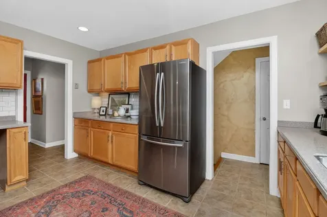 210 Woodward Avenue Geneva IL 60134