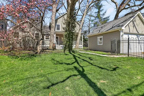 210 Woodward Avenue Geneva IL 60134