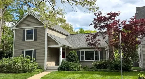 210 Woodward Avenue Geneva IL 60134