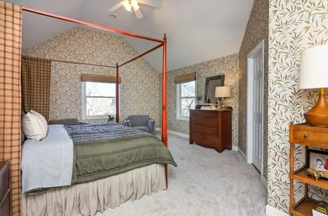 210 Woodward Avenue Geneva IL 60134