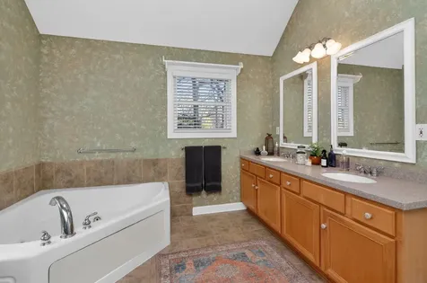 210 Woodward Avenue Geneva IL 60134