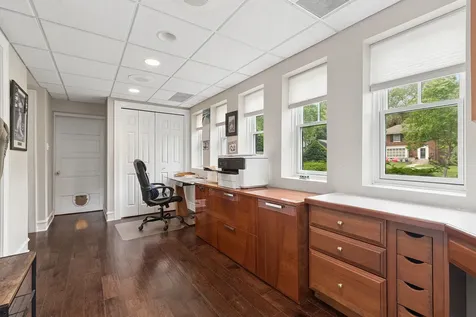 829 Gardner Road Flossmoor IL 60422