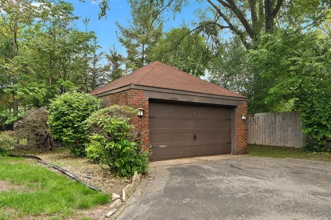 829 Gardner Road Flossmoor IL 60422