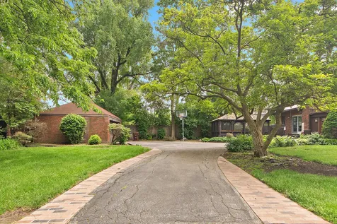 829 Gardner Road Flossmoor IL 60422