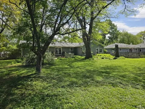 813 Considine Road Geneva IL 60134