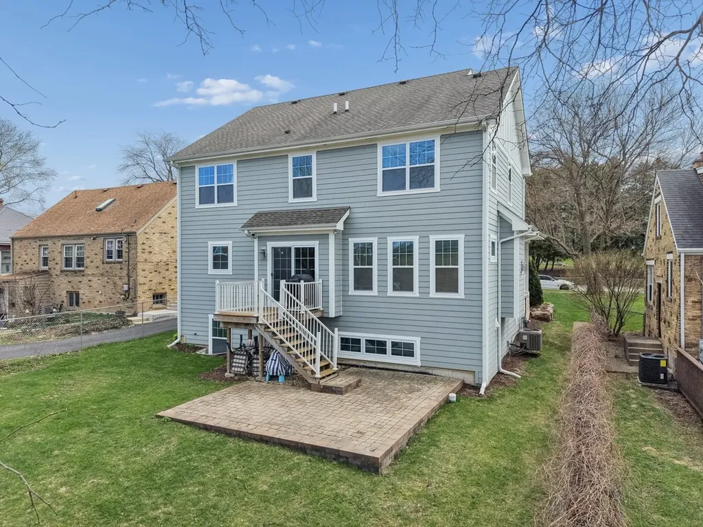 811 Michigan Street Wheaton IL 60187