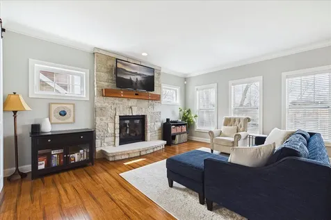 811 Michigan Street Wheaton IL 60187