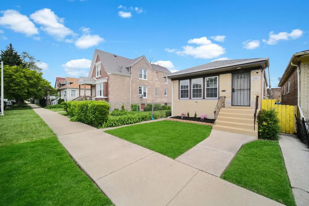 7357 South Marshfield Avenue Chicago IL 60636
