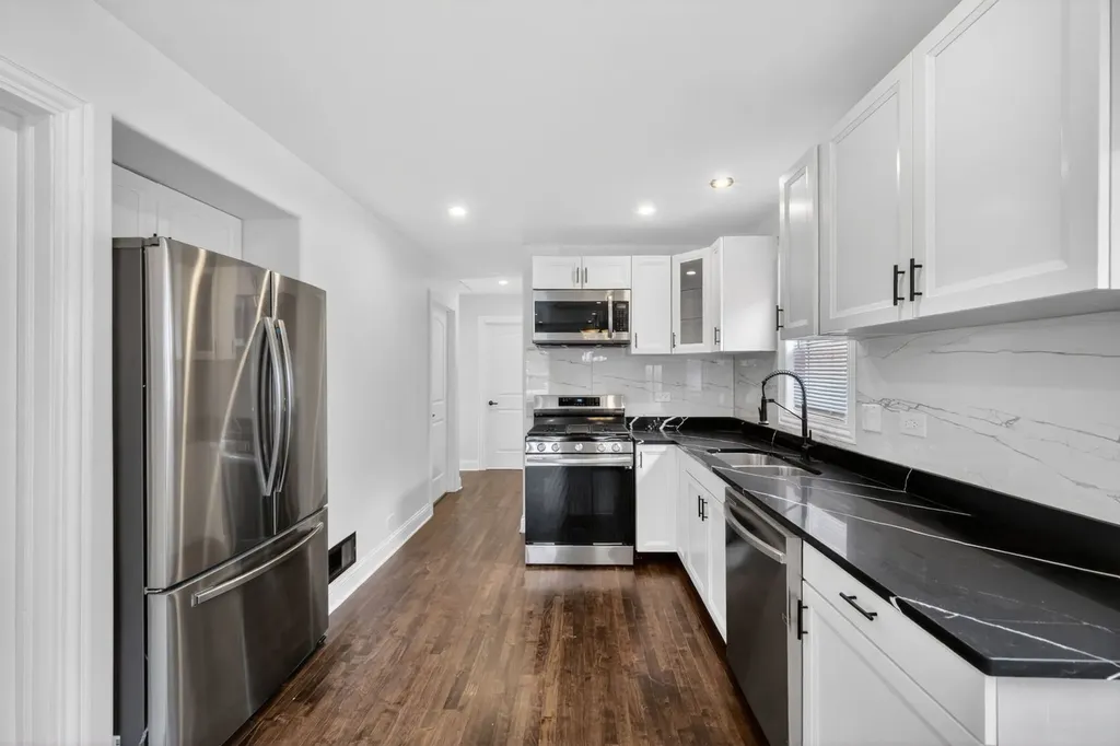 7357 South Marshfield Avenue Chicago IL 60636