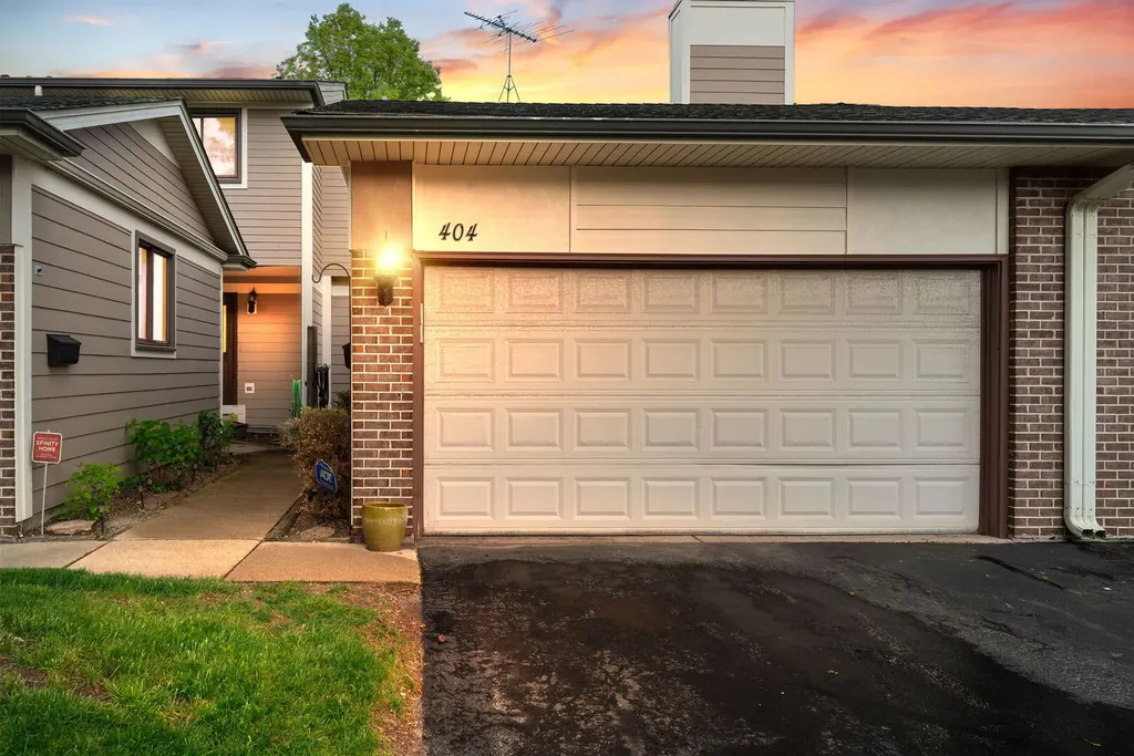 404 Bluebird Lane Deerfield IL 60015