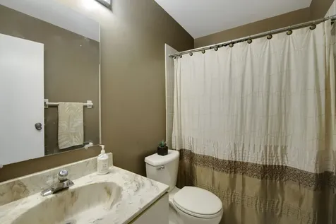 404 Bluebird Lane Deerfield IL 60015