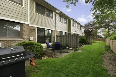 404 Bluebird Lane Deerfield IL 60015